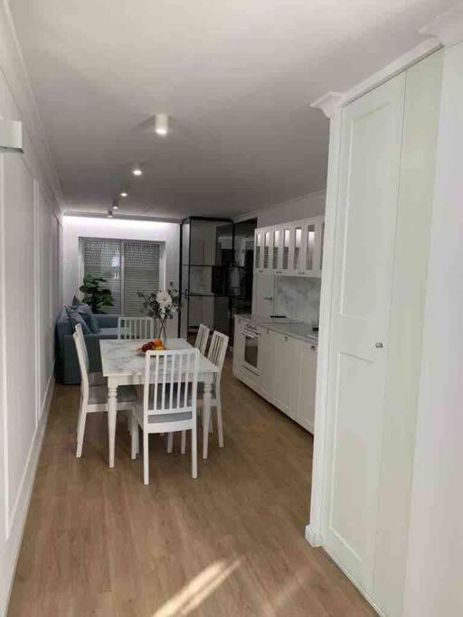 Flaming 4f Apartment